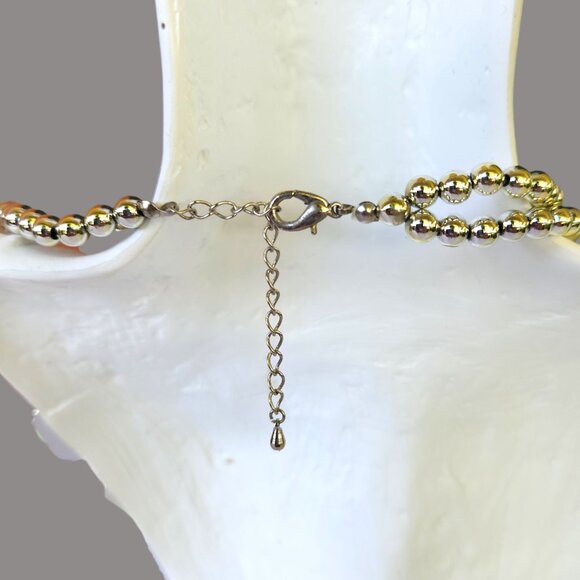 Chunky Neon Green Beaded Silvertone Statement Necklace Lobster Clasp Closure - Picture 5 of 5